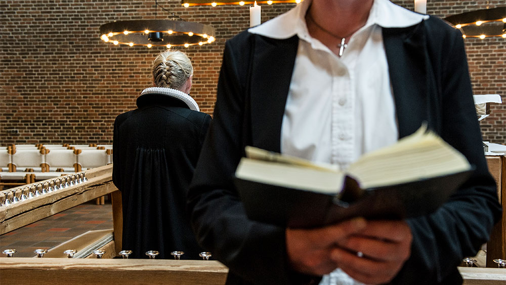 Billede til nyheden Er det snart tid til at købe nyt arbejdstøj og sort tøj?